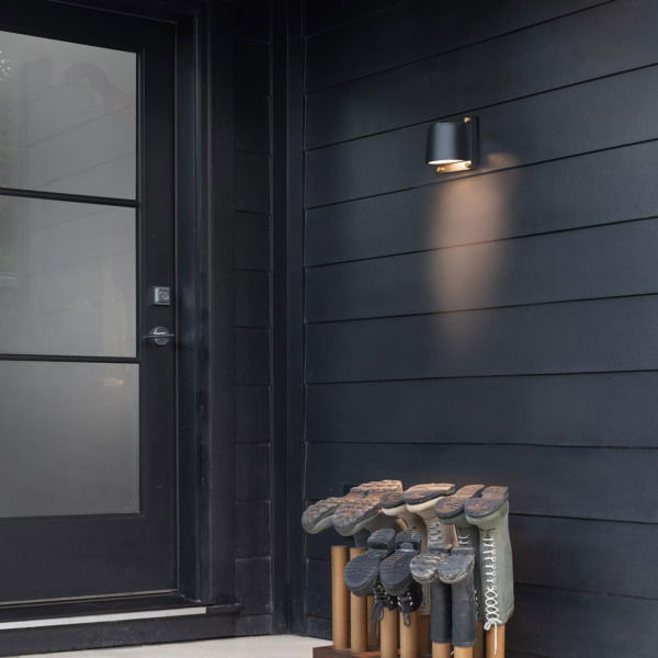 Hinkley Outdoor Coastal Lighting